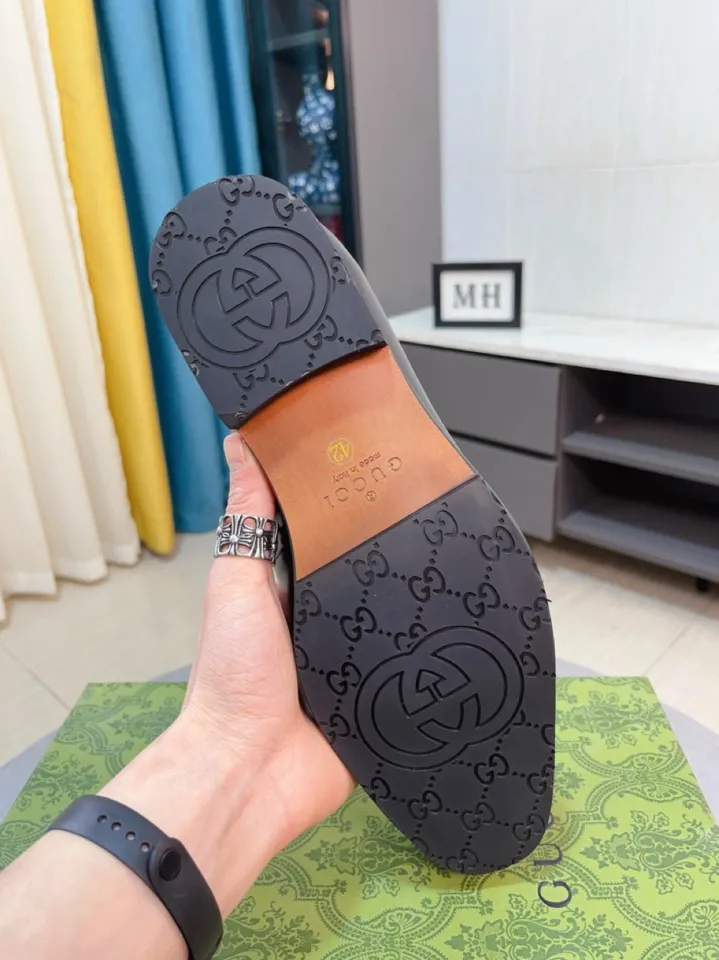 Men's shoes 💰500🌹🌹Niuli [GUCCI Gucci] A new style of formal men's leather shoes is coming~ The original quality upper is made of patent leather imported from Italy, the leather is soft and delicate, comfortable and soft first-layer cowhide lining, rubber wear-resistant outsole, the shoe shape is dignified and domineering, and the luxury charm cannot be concealed! The natural and free nouveau riche leads the trend. Code number: 38-44